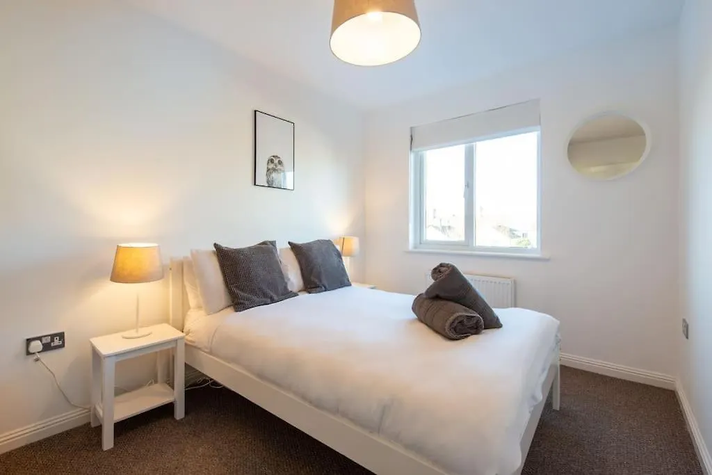 City Centre 4 Bed House Free Parking Walk To Town Cardiff United Kingdom